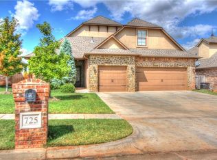 725 NE 23rd St, Moore, OK 73160