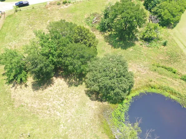 381 Paddock Dr, Mabank, TX 75156