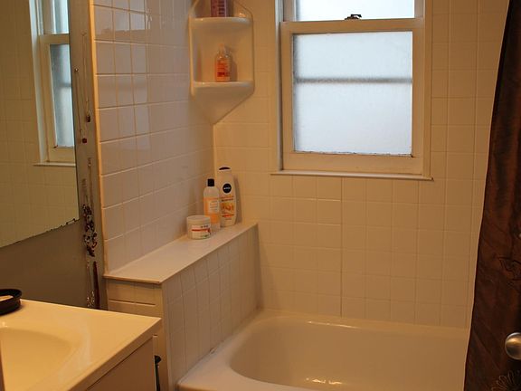 4th image of 1359 Goodrich Ave