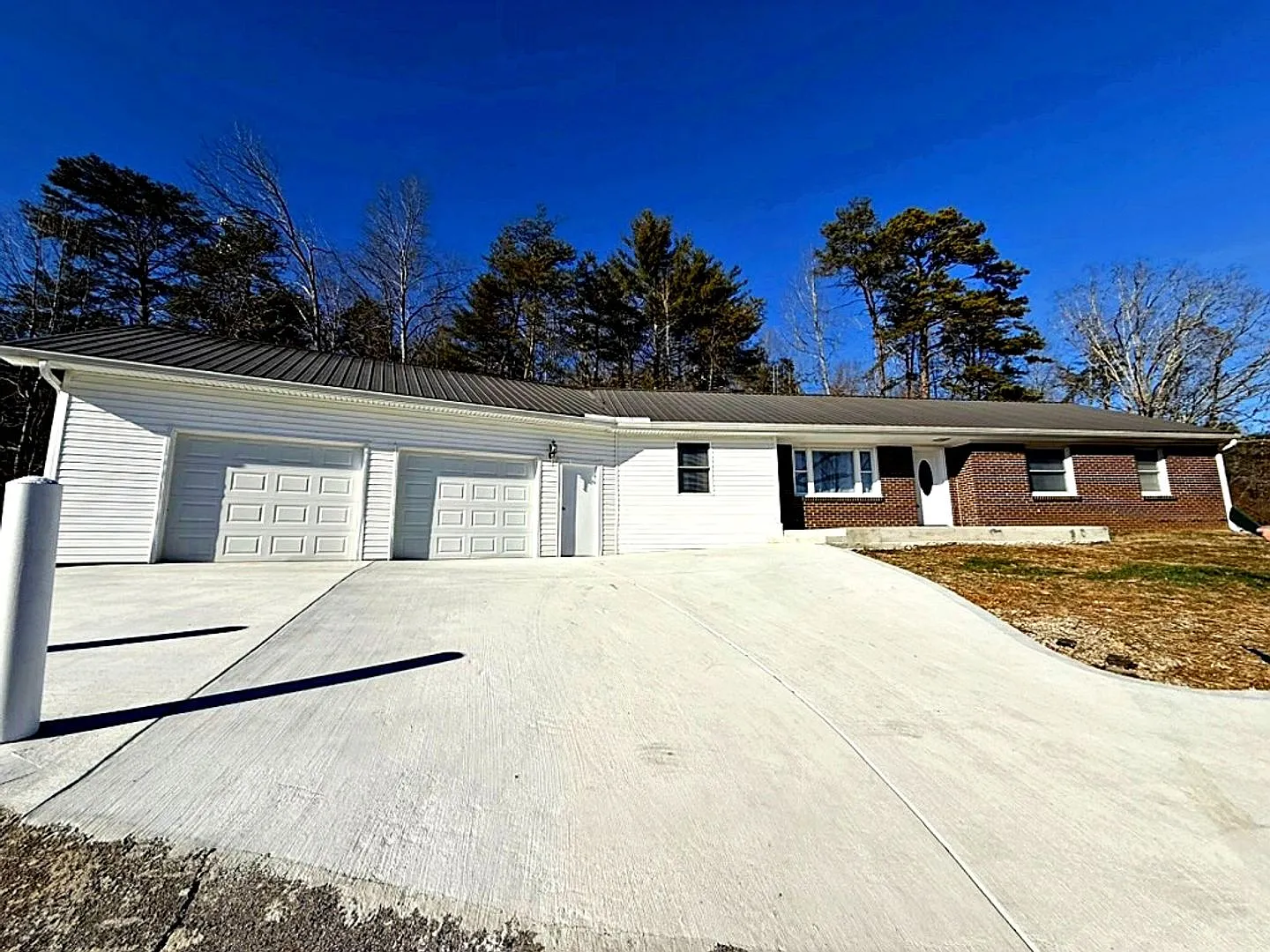 Four Bed Two Bath Walland Rental — Photo 1