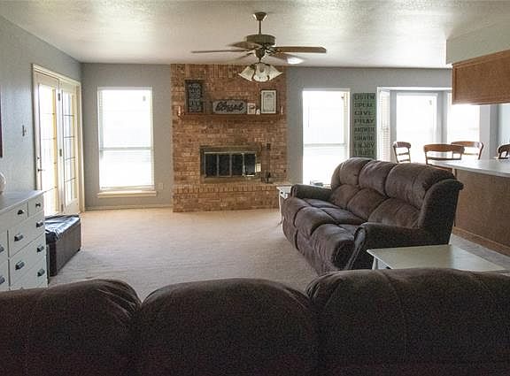 3rd image of 317 South Cir