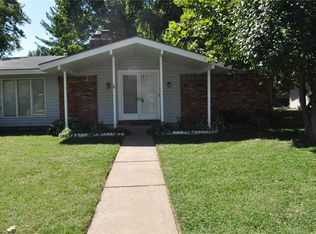12708 Westport Dr, Saint Louis, MO