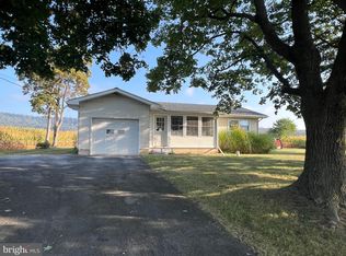 1169 Mountain Dr, Fredericksburg, PA 17026