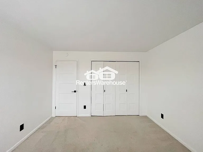 1843 Chantilly Ct #404 — Photo 21