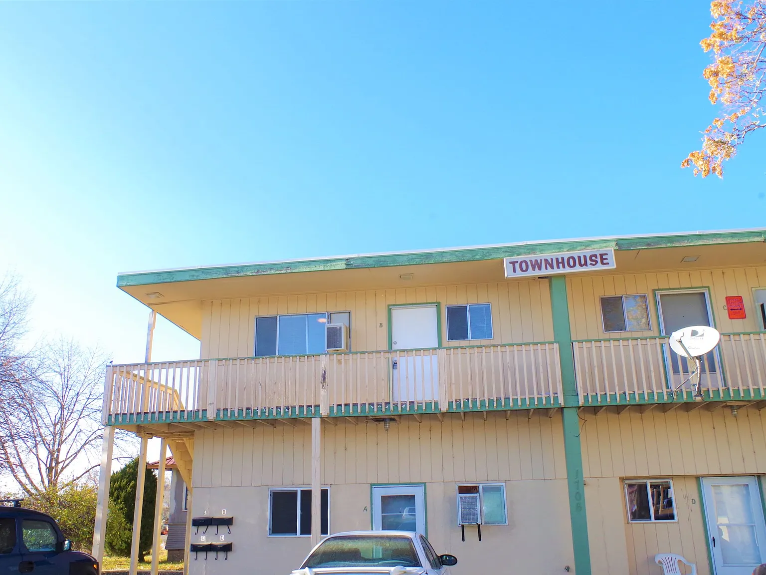 1 bed, 400 sqft, $900 — Photo 1