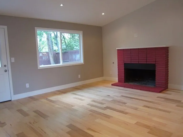 4 bedroom 2 bath house in Holbrook Heights- Concord — Photo 16