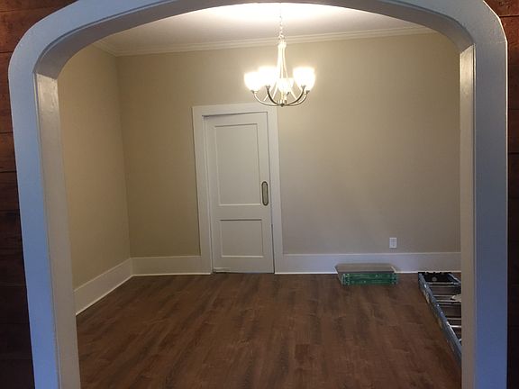 3rd image of 308 S Saint Valerie St