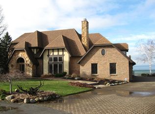 100 Fox Hollow Ln, Erie, PA 16511