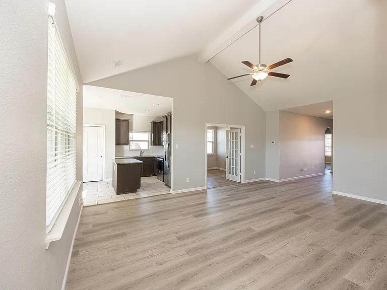 208 Harvey St — Photo 27