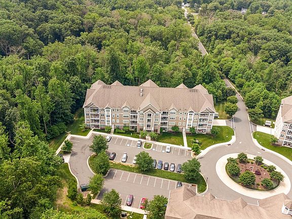 5th image of 901 Macphail Woods Xing APT 1E