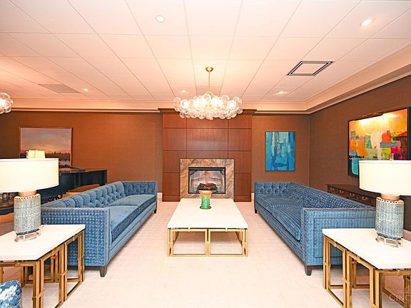 5th image of 2444 Madison Rd Unit 1209