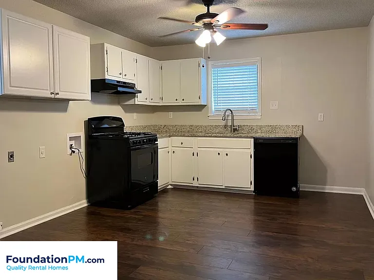 137 S Fenwick Rd — Photo 3