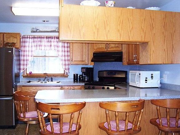 3rd image of 8900 S Lake Rd