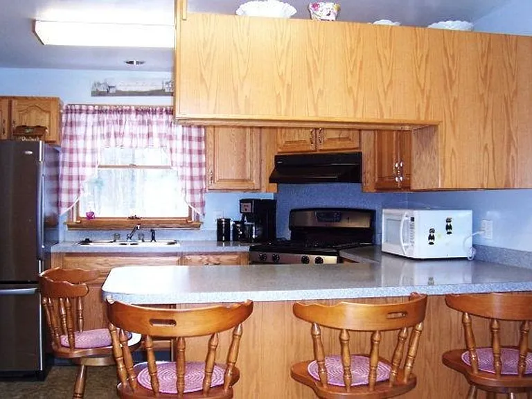 8900 S Lake Rd — Photo 3