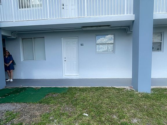 3rd image of 1255 W 49th Pl APT E102