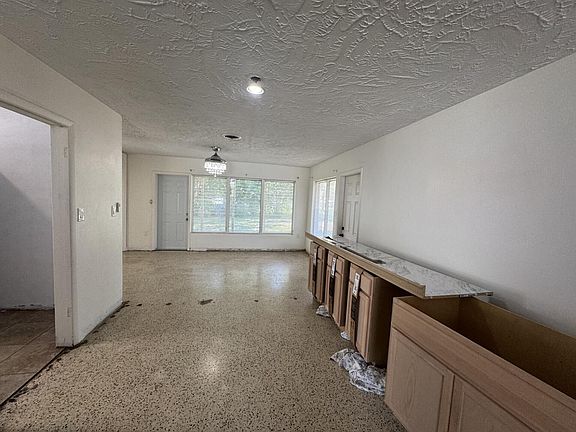 3rd image of 2110 Cortez Boulevard
