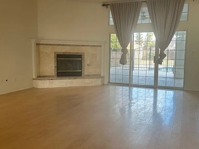 2112 Classen St — Photo 3