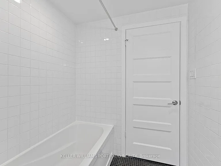 2118A Danforth Ave — Photo 33