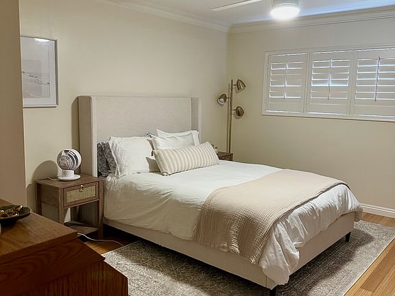 5th image of 1154 S Barrington Ave APT 104