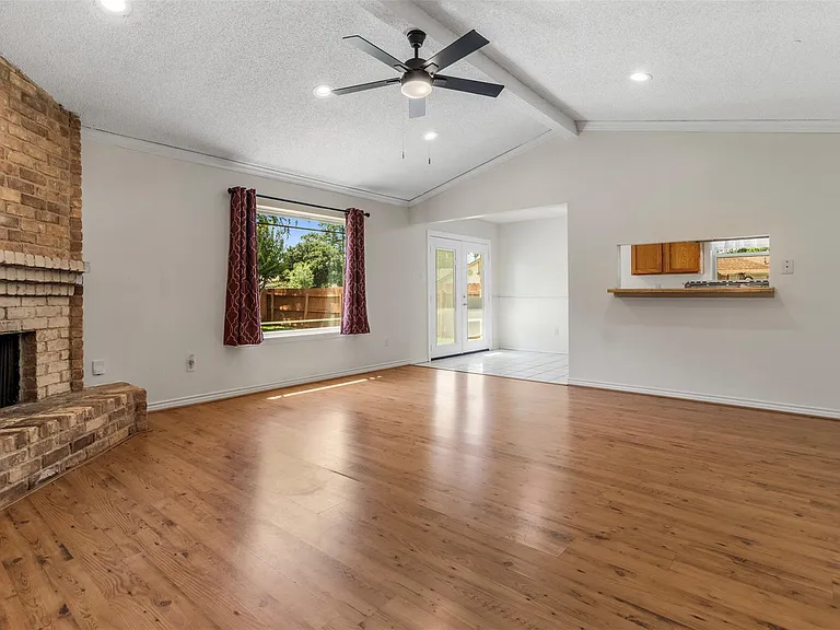 16319 Pitch Pine Dr — Photo 4