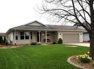 1739 Colony Cir, Sun Prairie, WI 53590