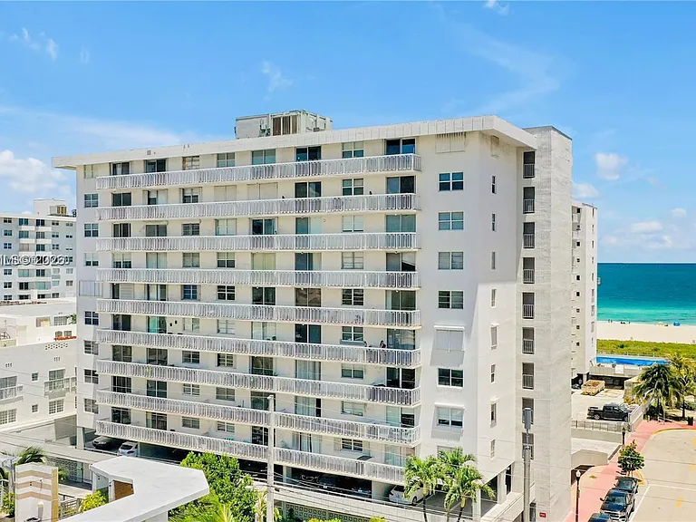 401 Ocean Dr #722 — Photo 2