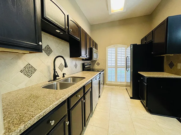 2710 Grants Lake Blvd #G1 — Photo 3