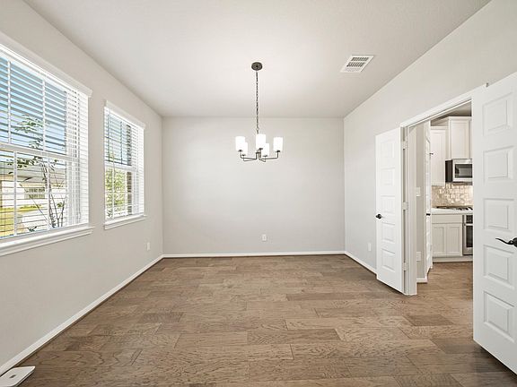 3rd image of 298 Peninsula Point Dr