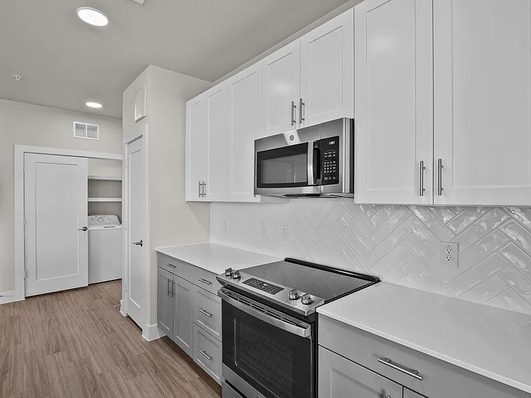 Lenox Bayside — Photo 33