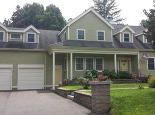 7 Summer St, Medfield, MA 02052