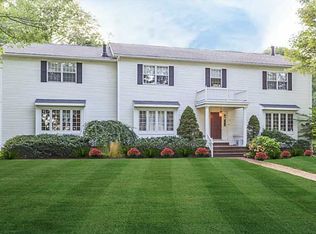 33 Bay Vista Pl, Warwick, RI 02886