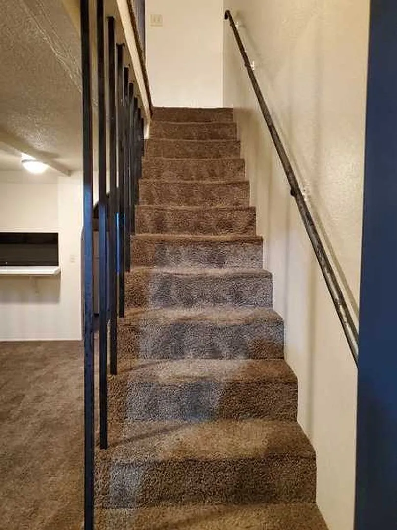 The Palms Apartments — Photo 3