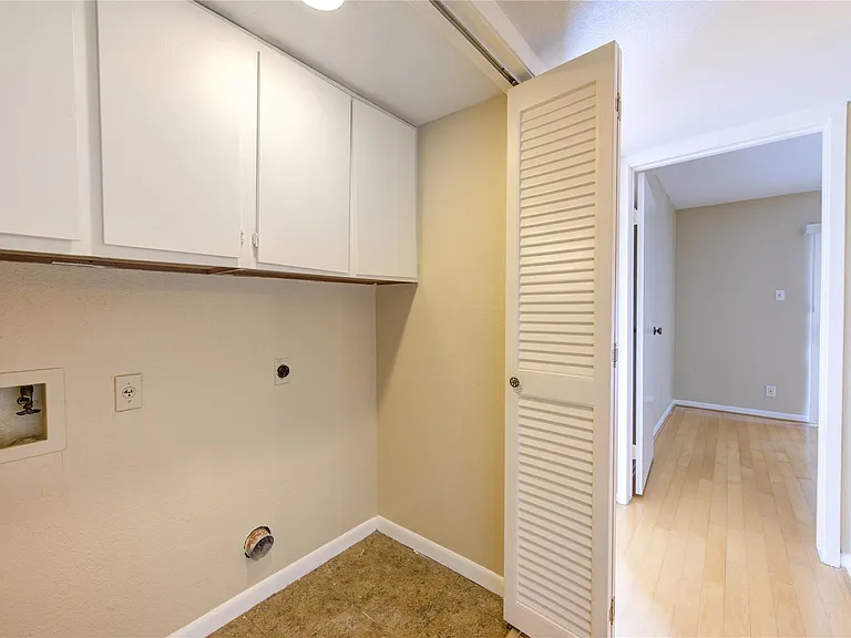 3055 Walnut Bend Ln #21 — Photo 26