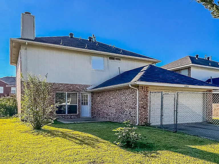 6902 Graham Dr — Photo 17