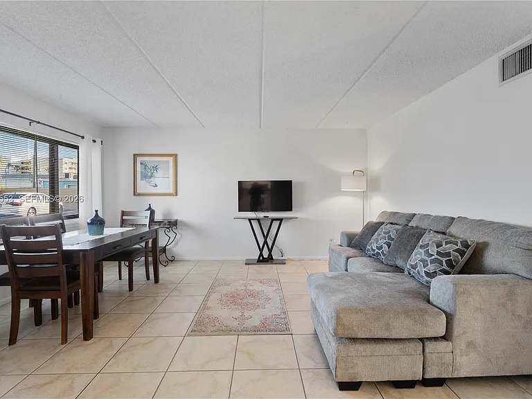1145 N Shannon Ave #39 — Photo 6
