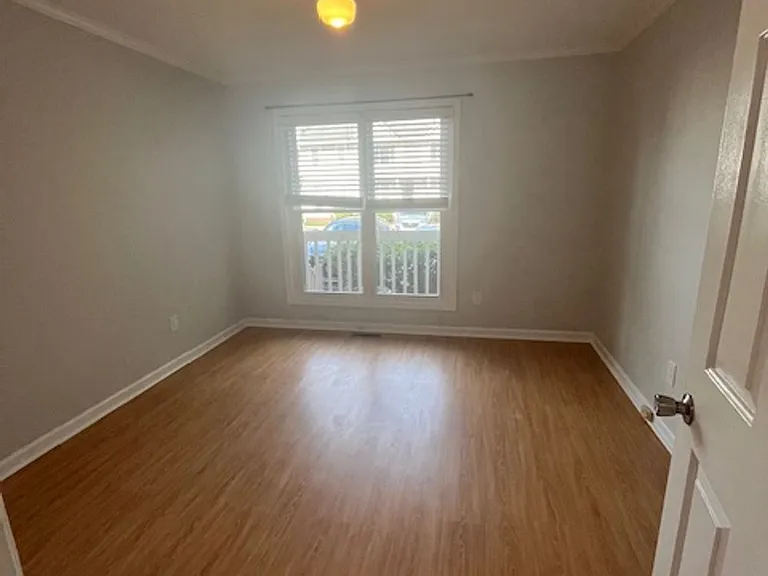 1843 Savannah Ct — Photo 23