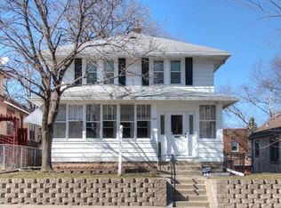 1171 Rose Ave E, Saint Paul, MN 55106