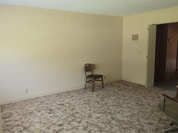 5th image of 2850 N Main St