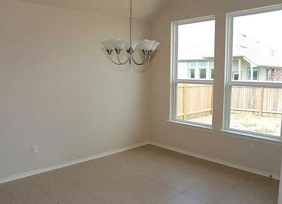 5th image of 417 Wimberley St