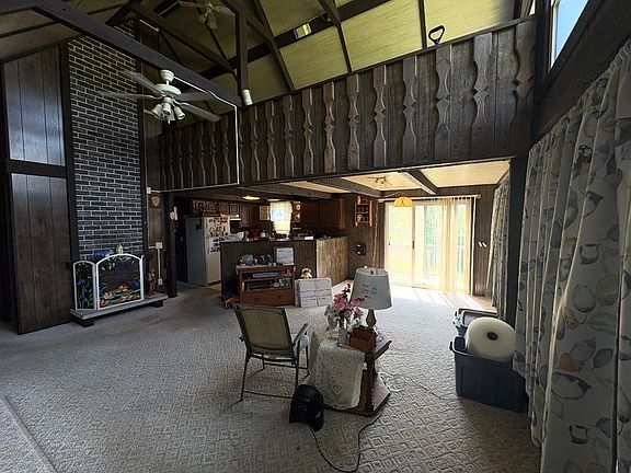 2nd image of 29 Sugarcreek Trl