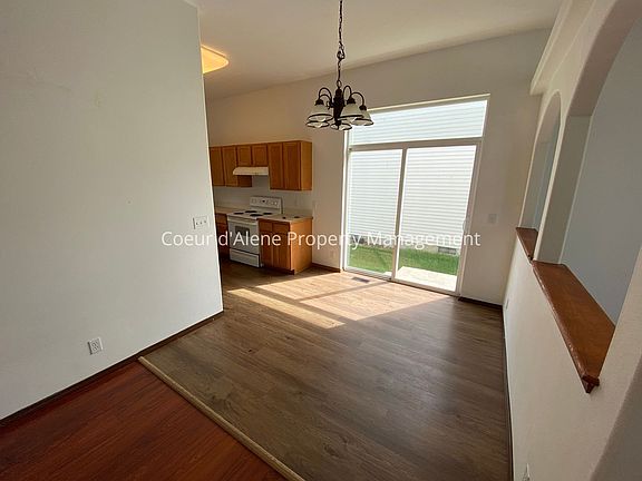 3rd image of 2541 W Apperson Dr