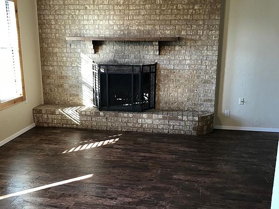 4th image of 122 Hidalgo St