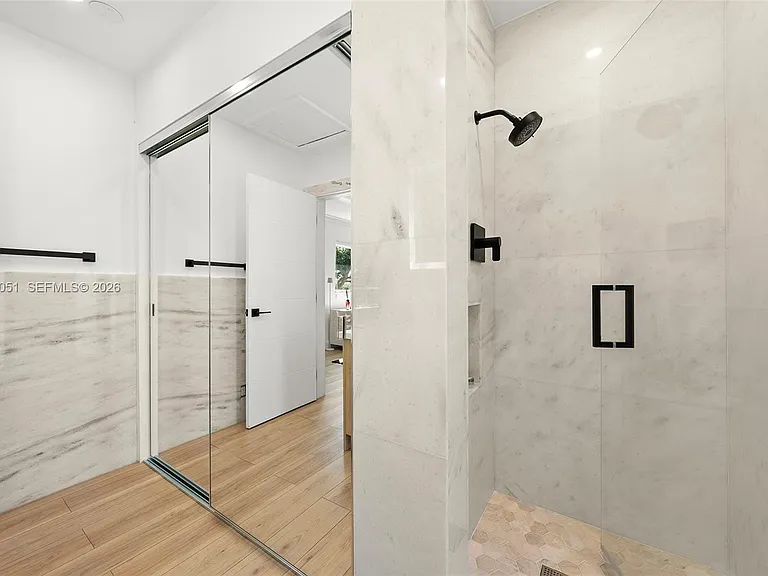 424 Alamanda Dr — Photo 43
