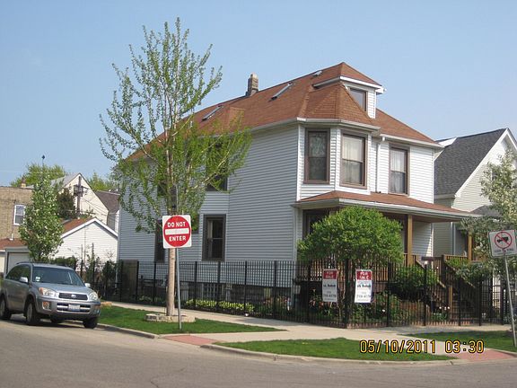 2nd image of 4055 N Maplewood Ave