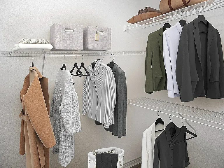 3x2 1370 sqft C1 - Walk-in Closet