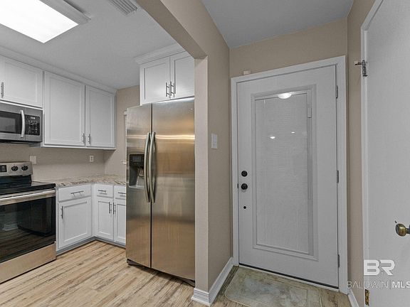 5th image of 9 Summer Oaks Dr