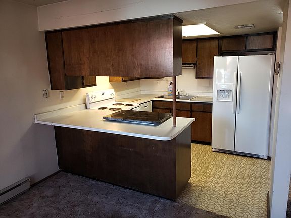 3rd image of 10127 Madeline Dr NW