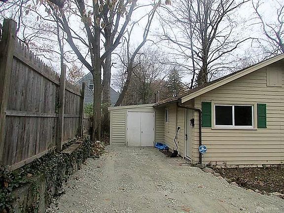 4th image of 94 Meadowbrook Ave