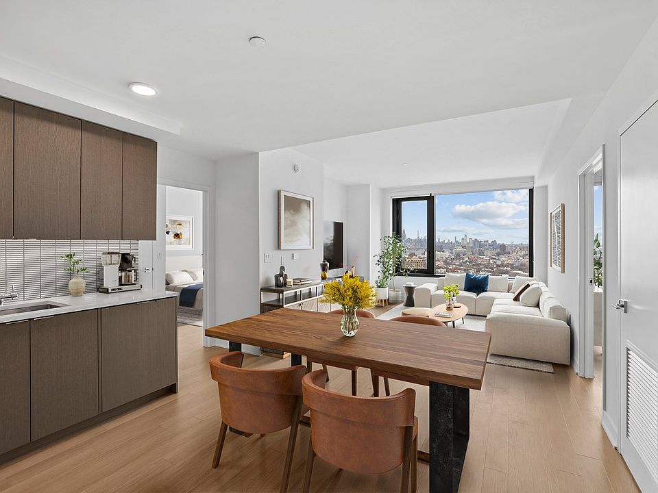 1st image of 18 6th Ave APT 2616