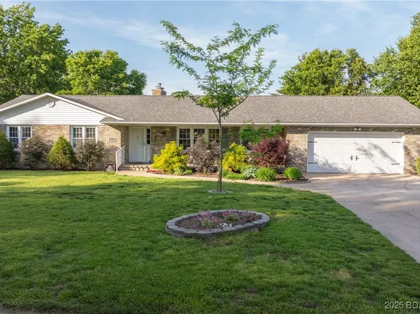 907 Sunnyview Cir, Eldon, MO 65026